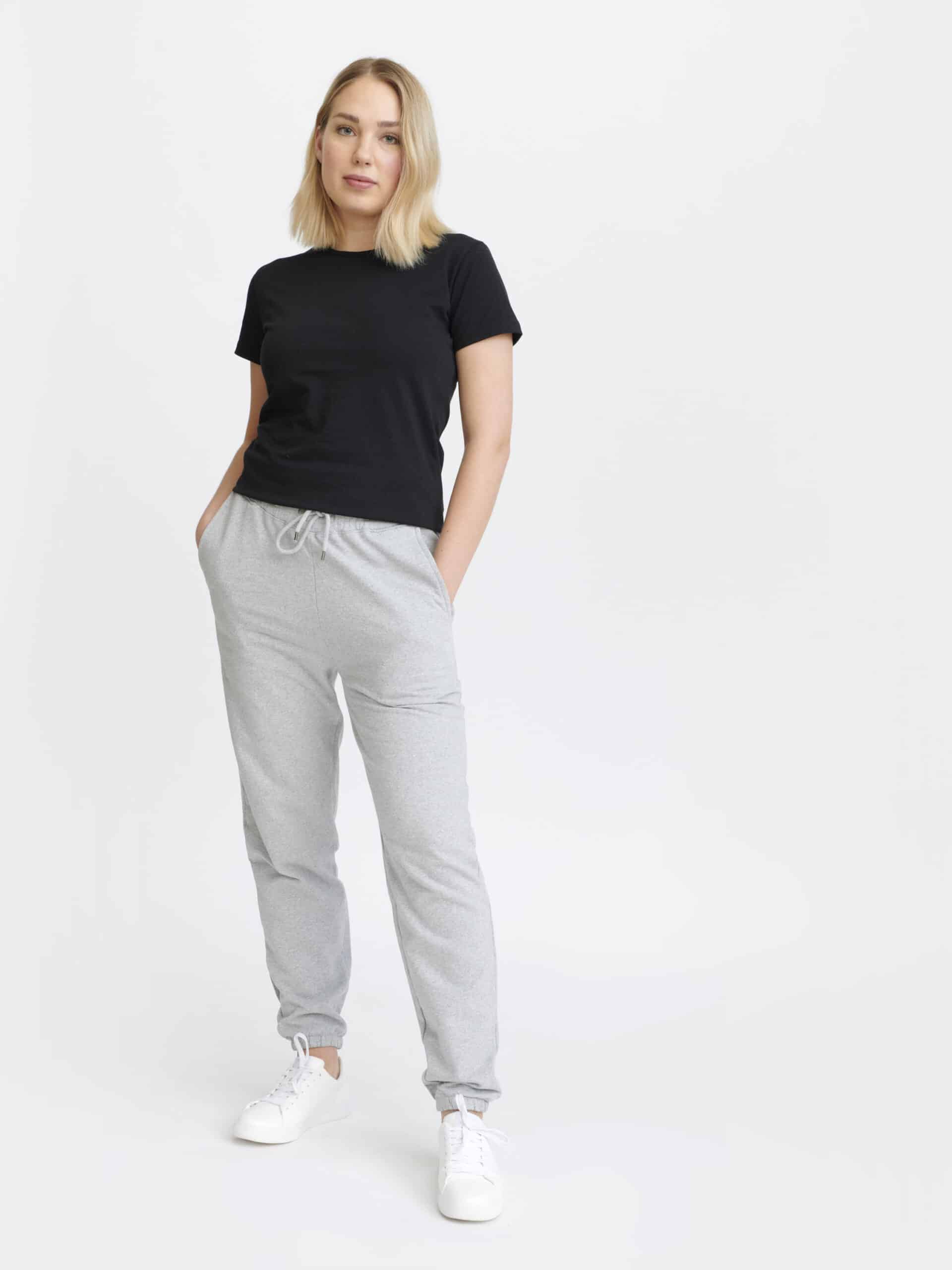 SWPUB92_woman_001